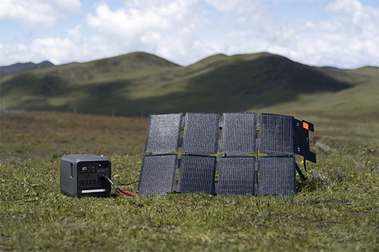 [ドローンレンタルネット]ソーラーパネル（IBCPOWER 100W折りたたみ式）